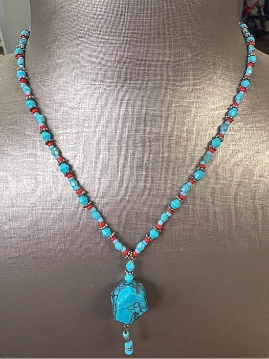 Jewelry - Turquoise Bead Pendant Necklace - Blue and Red Accent
